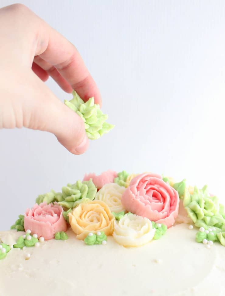 Decorating with buttercream flowers